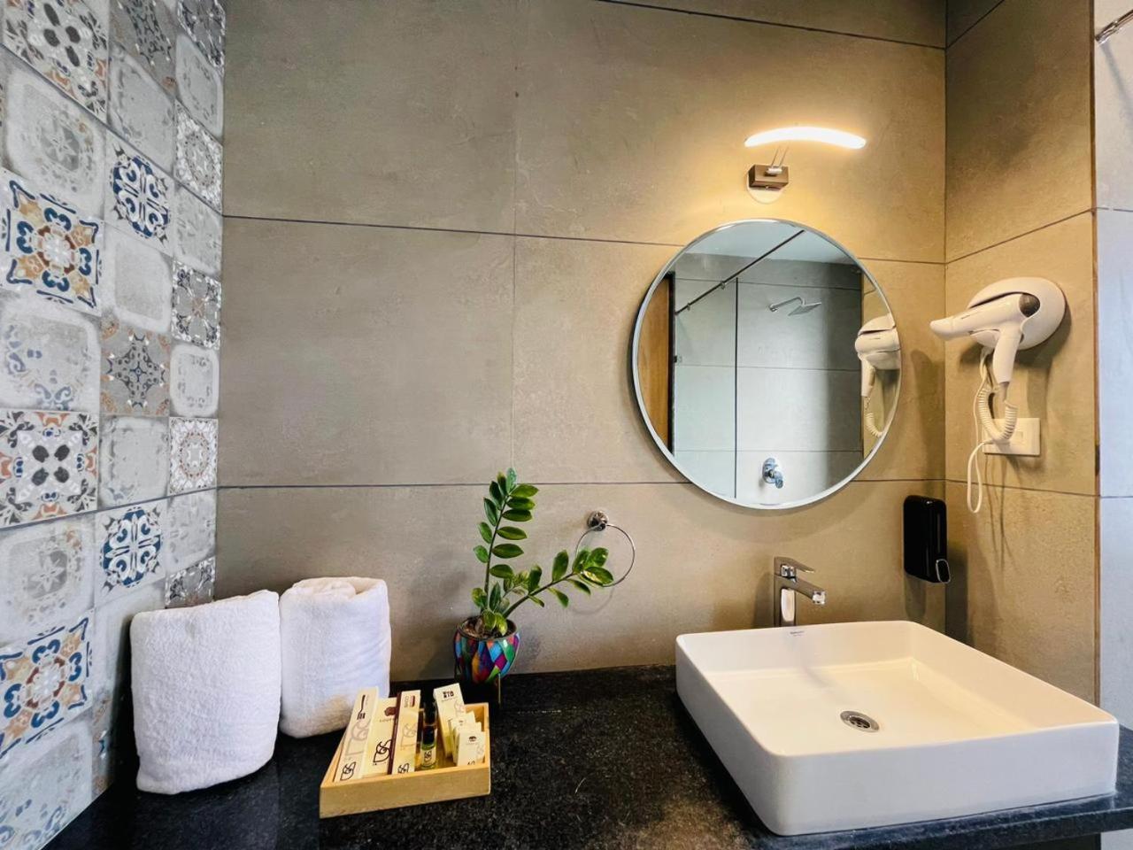 Suramya-A Luxury Boutique Hotel Udaipur Extérieur photo